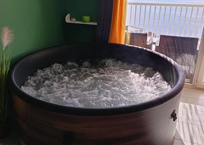 Lejlighed Sutalo With Hot Tub
