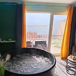 Sutalo With Hot Tub Apartman