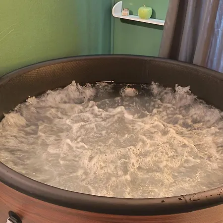 Sutalo With Hot Tub * 코마르나