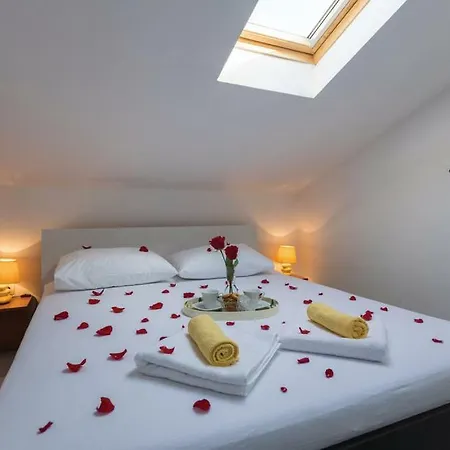 Sutalo Apartament Komarna