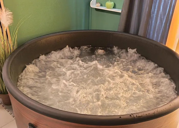 Sutalo With Hot Tub * 코마르나